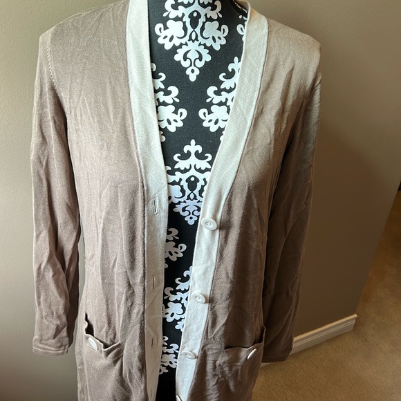 Cabi Genteel Cardigan (style 6161) - Picture 3 of 15
